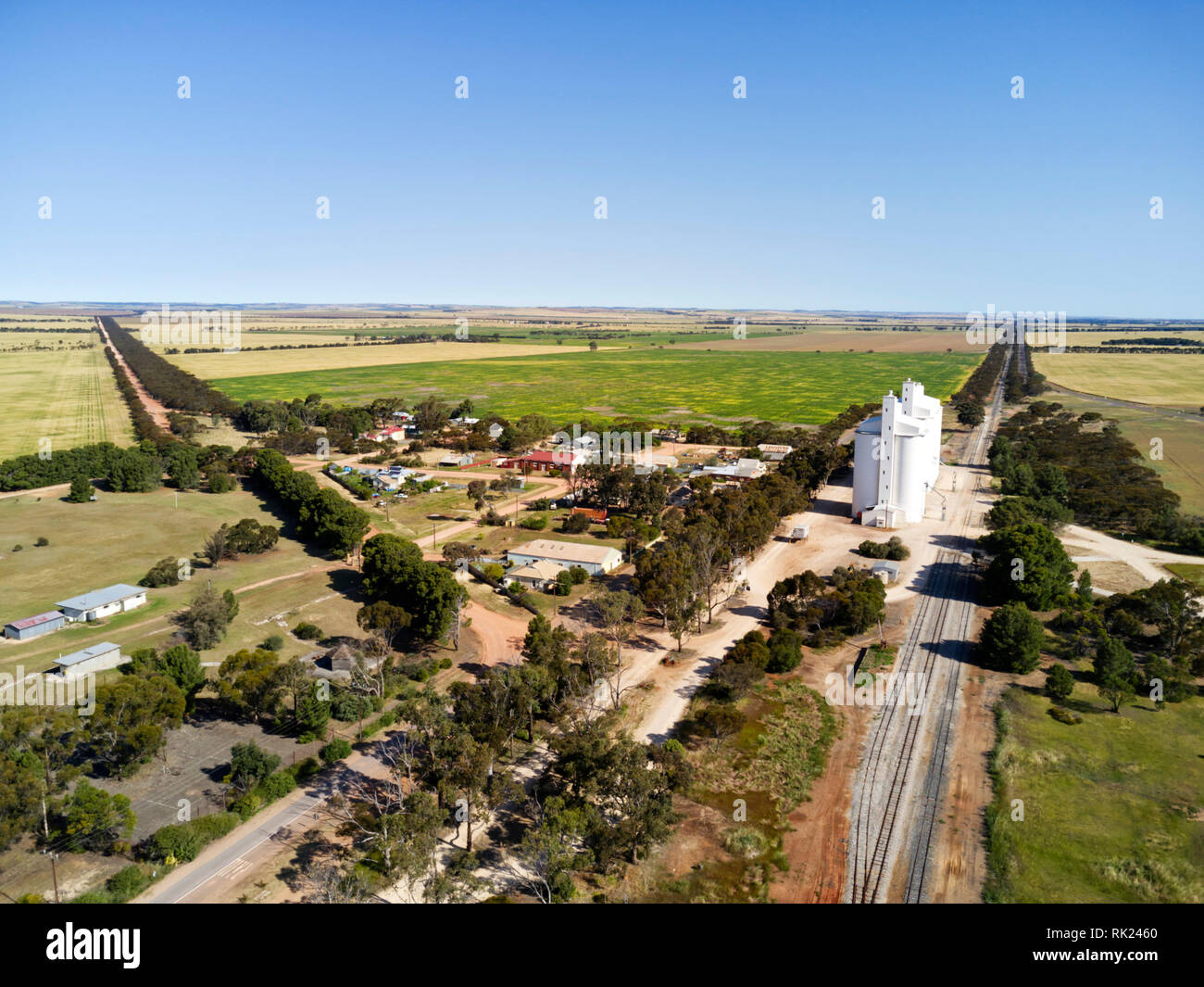 De l'antenne du silo à grains sur la ligne de chemin de fer en Australie du Sud de la péninsule d'Eyre, Yeelanna Banque D'Images