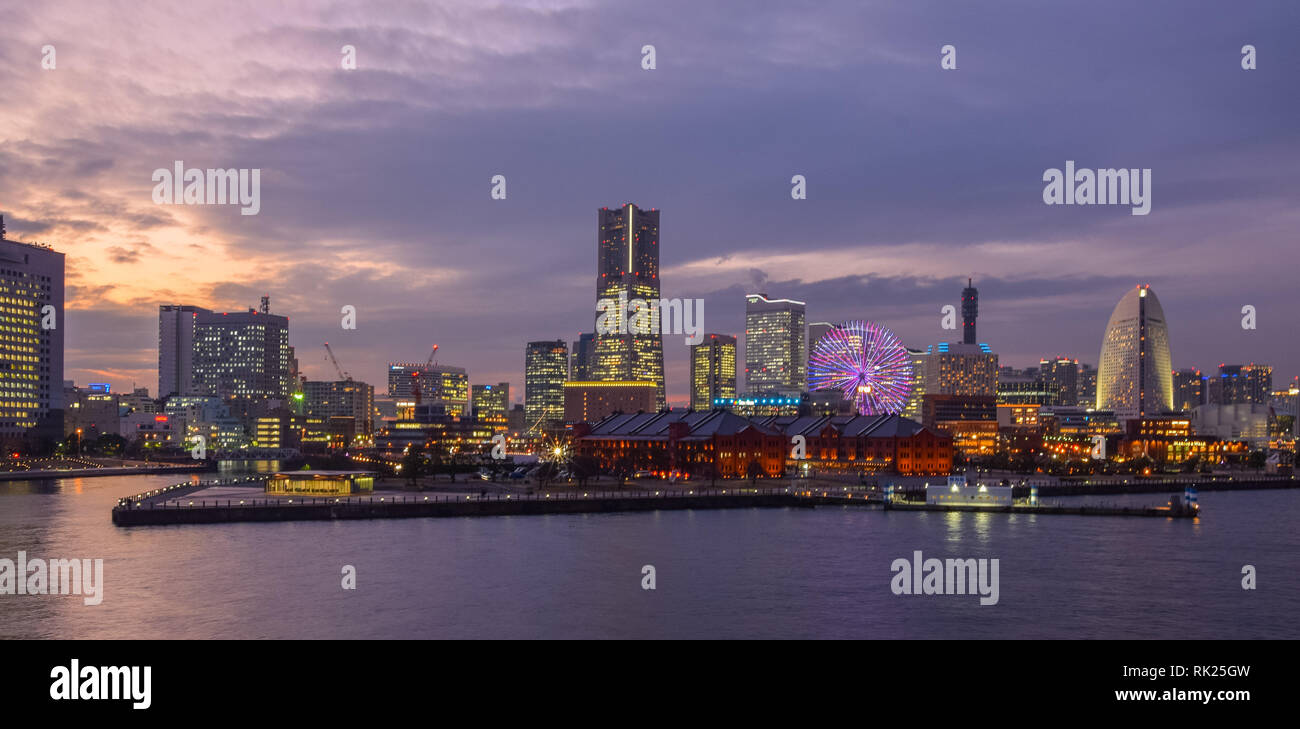 La belle vue de Yokohama au coucher du soleil Banque D'Images