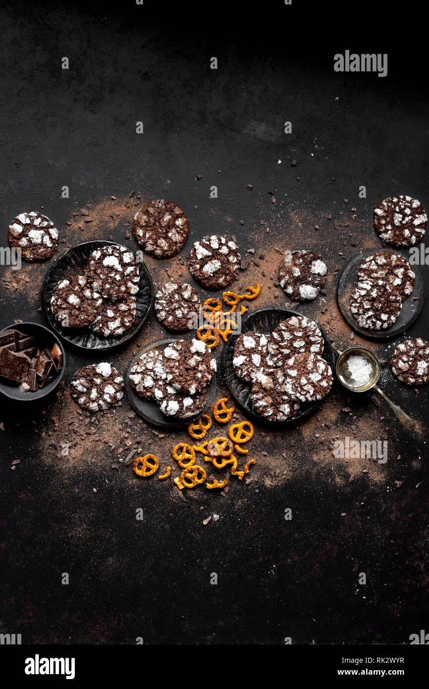 Chocolat Sans Gluten Crinkle Cookies Banque D'Images