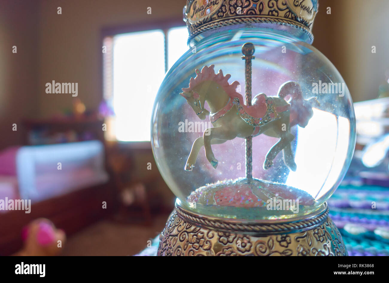 L'accent coup de boule à neige dans la chambre de l'enfant Banque D'Images