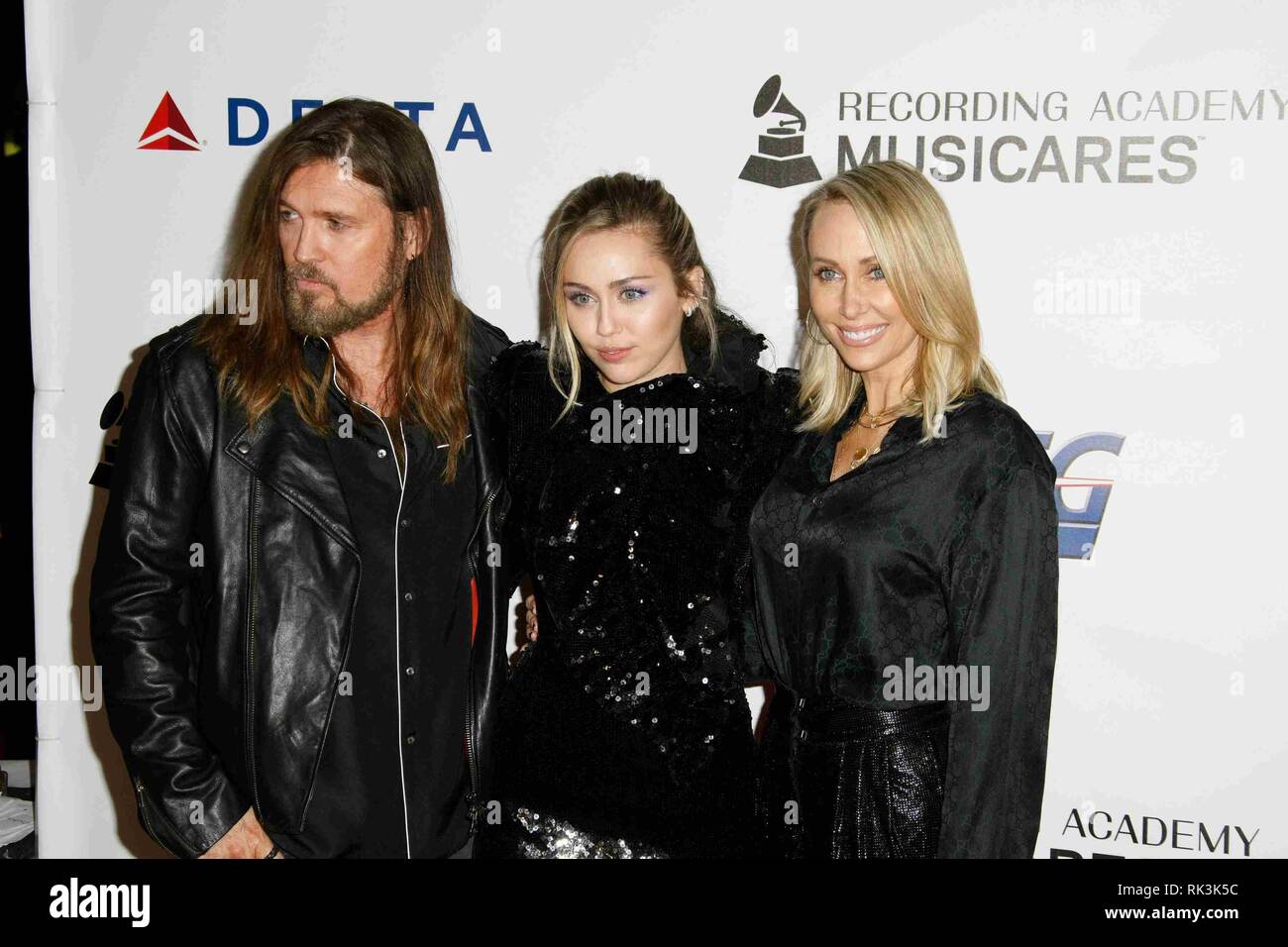 LOS ANGELES, CA - 08 février : Billy Ray Cyrus, Miley Cyrus, Tish Cyrus à la personne MusiCares de l'année hommage tenue à Los Angeles Convention Center, West Hall le 8 février 2019 à Los Angeles, Californie. Photo : imageSPACE/MediaPunch Banque D'Images