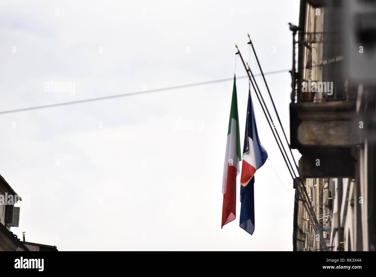 Foto LaPresse/Alberto Gandolfo 9-02-2019&# xa0;Torino(Italie) Cronaca&# x2028;Bandiera francese esposta al rettorato dell'université&# xe0 ;&# x2028 ;&# x2028;Photo LaPresse/Alberto Gandolfo 9 février 2019, Turin (Italie) News&# x2028;protestation anarchiste dans le pic:drapeau français exposés à l'université rectorat Banque D'Images