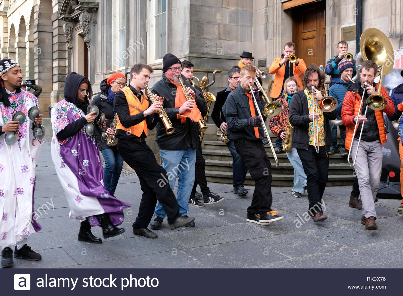 Edinburgh, Royaume-Uni. 9 février 2019. Frisson la ville d'effectuer sur le Royal Mile, Edinburgh Festival de Jazz et Blues. Du jeudi 7 février au samedi 9 février, frisson présente onze concerts qui mettent en évidence le meilleur de la nouvelle scène jazz de Bruxelles dans certains lieux d'Édimbourg emblématique : le Queen's Hall, le bar jazz, St Brides Centre et sur la rue principale. Credit : Craig Brown/Alamy Live News Banque D'Images