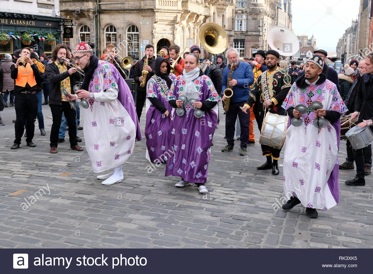 Edinburgh, Royaume-Uni. 9 février 2019. Frisson la ville d'effectuer sur le Royal Mile, Edinburgh Festival de Jazz et Blues. Du jeudi 7 février au samedi 9 février, frisson présente onze concerts qui mettent en évidence le meilleur de la nouvelle scène jazz de Bruxelles dans certains lieux d'Édimbourg emblématique : le Queen's Hall, le bar jazz, St Brides Centre et sur la rue principale. Credit : Craig Brown/Alamy Live News Banque D'Images