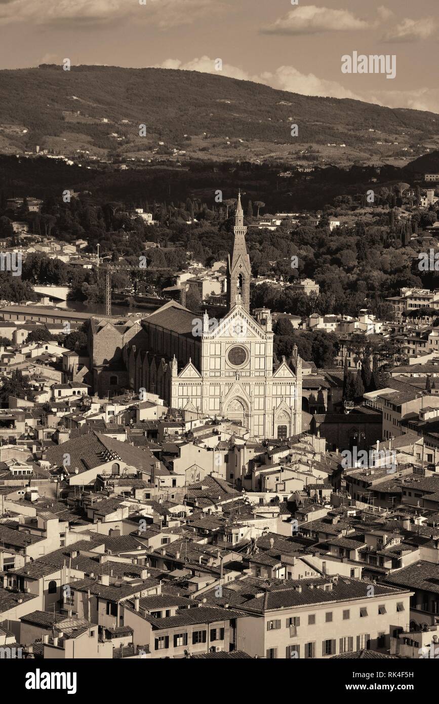 Basilique Santa Croce est connu sous le nom de Temple de la gloire et l'italien est la sépulture pour certains des plus illustres italiens. Banque D'Images