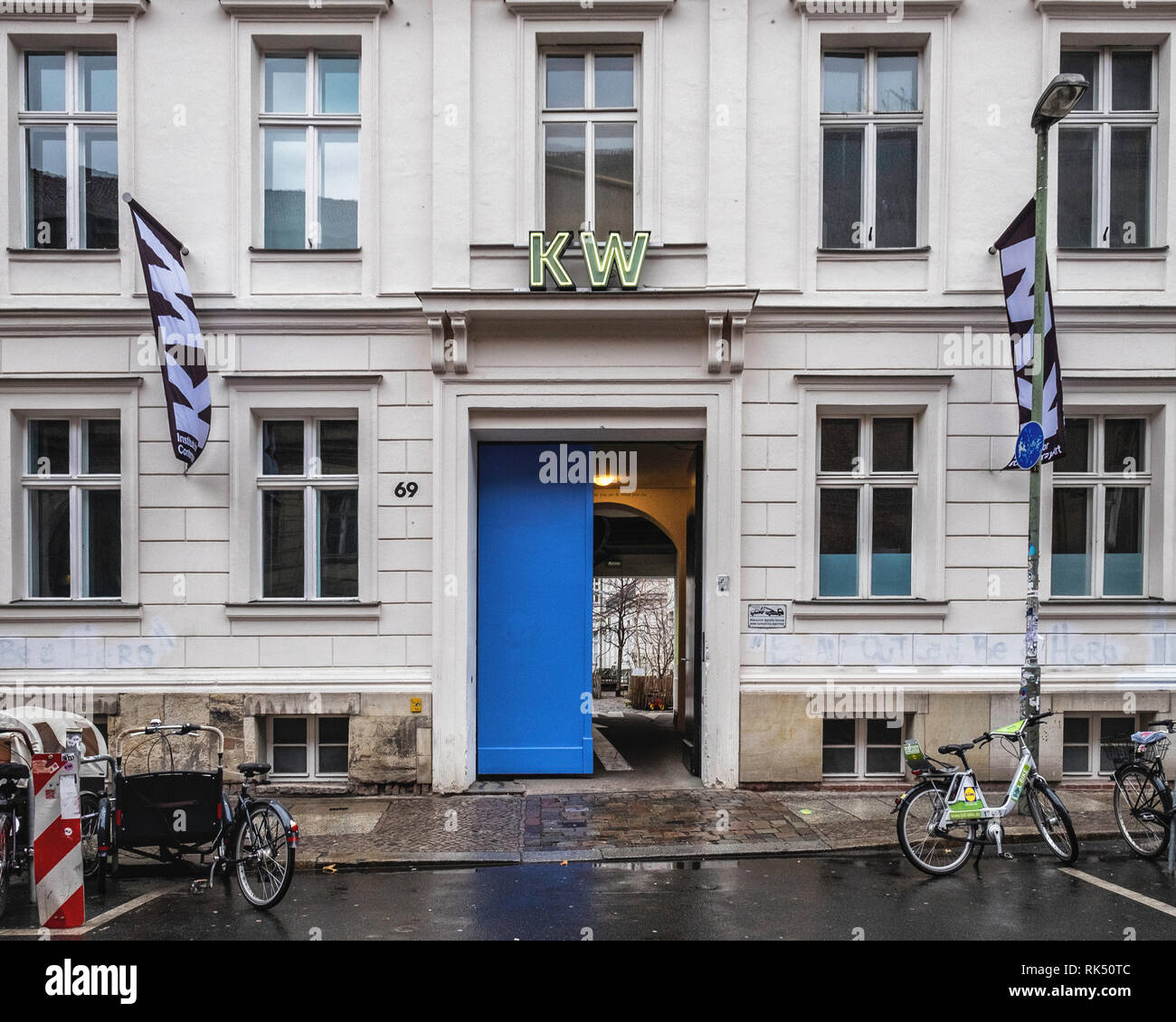 Berlin, Mitte,Auguststrasse 69. KW Art Gallery de l'extérieur. Institut pour l'Art Contemporain Banque D'Images