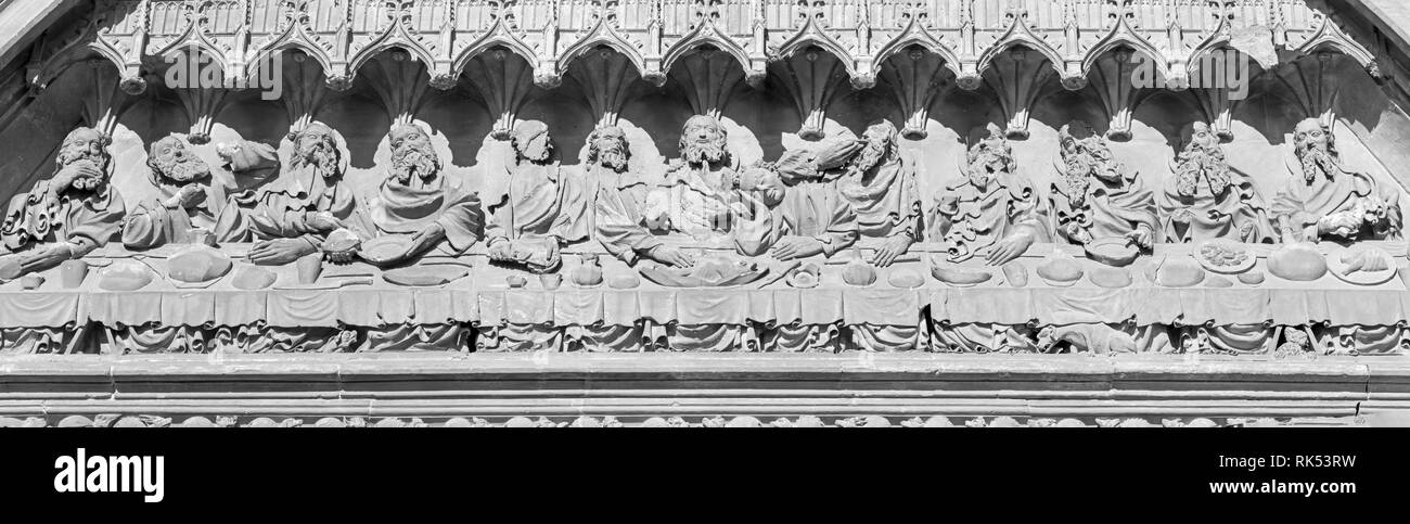 PALMA DE MAJORQUE, ESPAGNE - 30 janvier 2019 : La pierre de secours Dernier Dîner dans le portail sud de la cathédrale La Seu de maîtres Pere Morey, et Guille Banque D'Images
