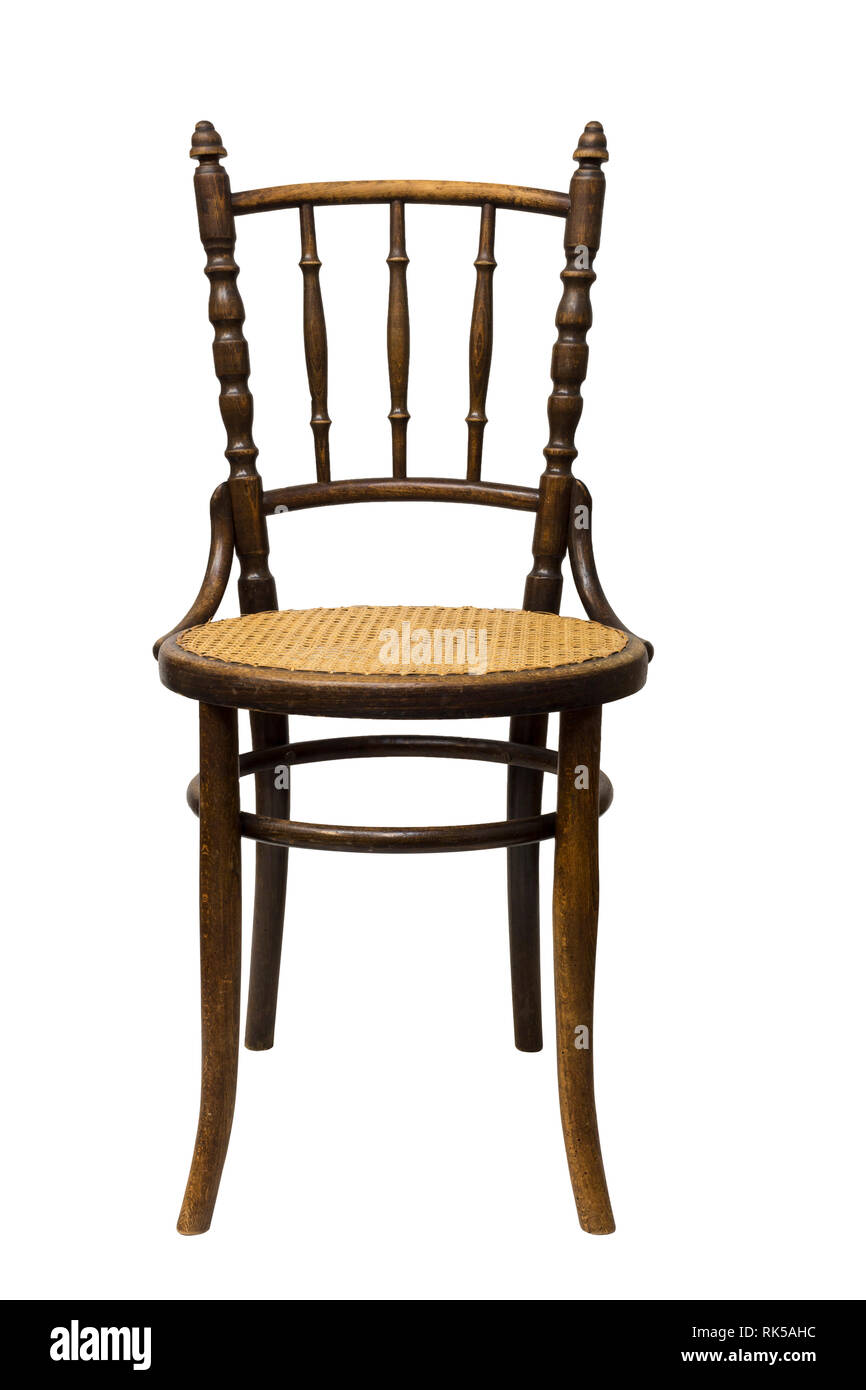 Meubles anciens meubles en bois courbé - président viennois avec le rotin isolé sur blanc. Banque D'Images