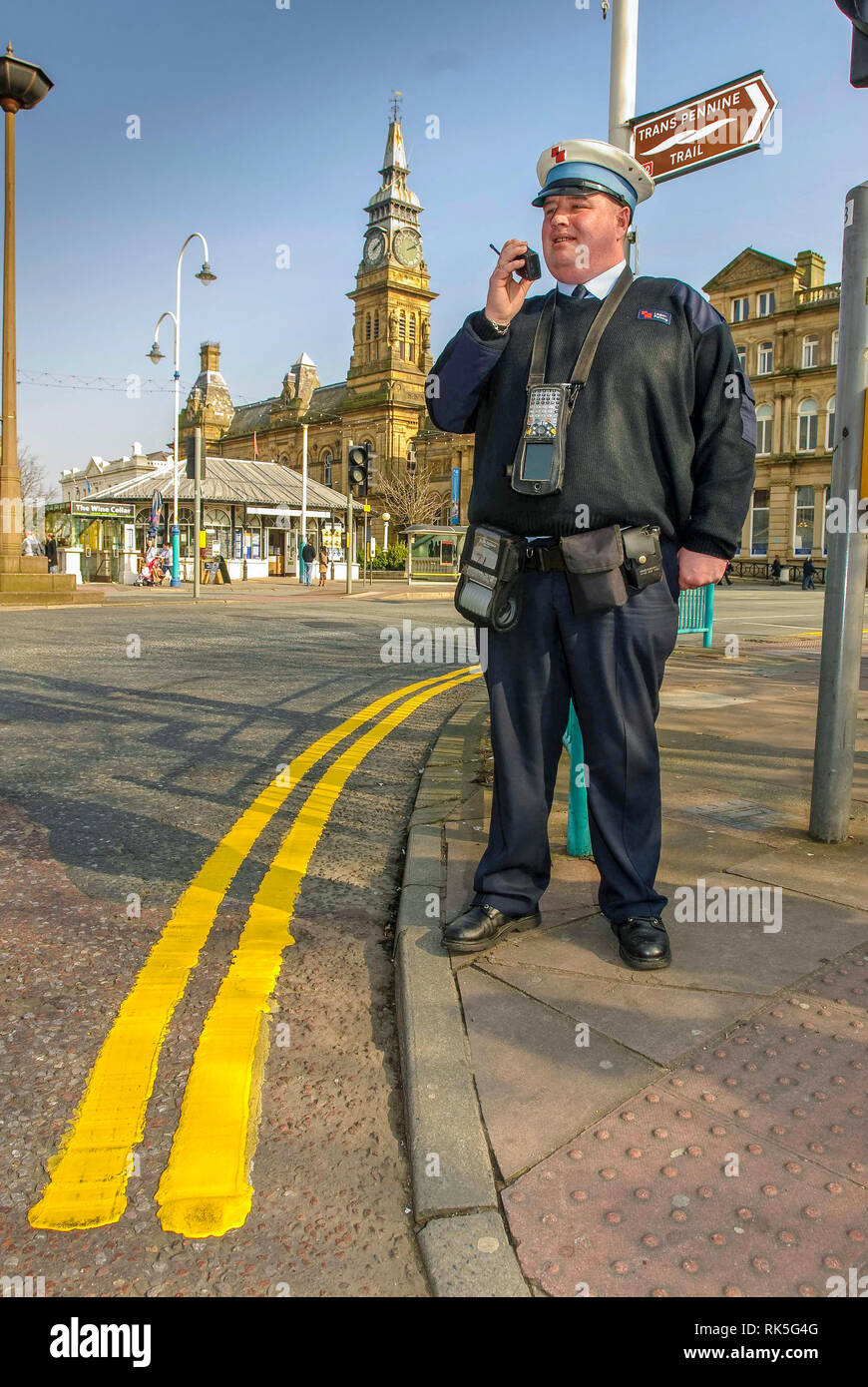 Gardien de parking double yellow lines Banque D'Images