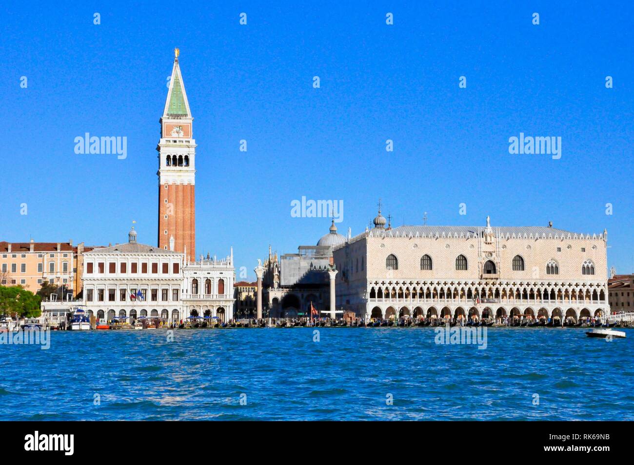 Vue front de mer, au palais des Doges à Venise, ville bigwater vue. Du Palais des Doges vue front de mer. Banque D'Images