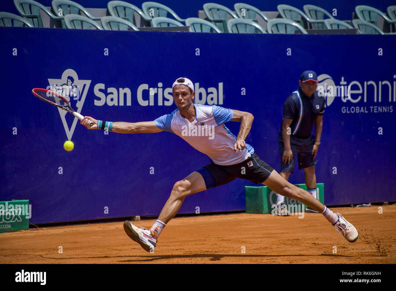 Buenos Aires, capitale fédérale, l'Argentine. Feb 9, 2019. L'Argentine a commencé à ouvrir sa version 2019, ce samedi, avec la première qualy allumettes et le tirage du tableau principal. À partir de 11 heures du matin, la phase préliminaire a commencé.Dans la cour principale de l'Agence suédoise de Guillermo Vilas Elias Ymer battu l'Argentin Juan Pablo Ficovich dans trois ensembles 3-6 ; 6-4 ; 7-5, alors qu'en cour 2, dans le même temps le Brésilien Rogerio Dutra Silva a gagné contre le Norvégien Casper Ruud, également en trois sets 6-2 ; 3-6 ; 6-4.Sur la photo le joueur argentin Juan Pablo Ficovich. (Crédit Image : © Roberto Almeida Av Banque D'Images