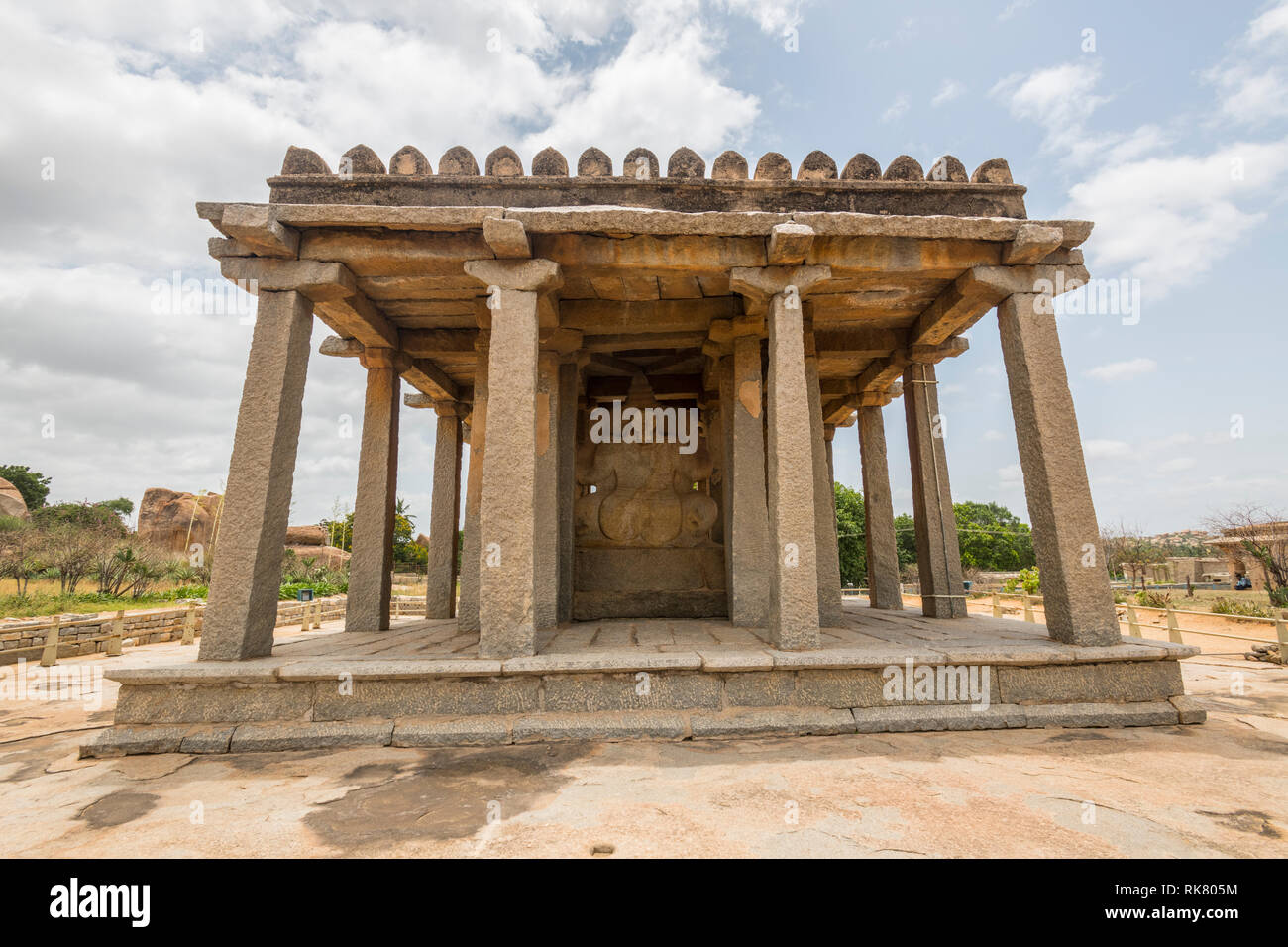 Le Sasivekalu Ganapati Temple Hampi est l'un des premiers monuments que vous verrez lorsque vous visitez ce site du patrimoine mondial de l'specctacular Banque D'Images