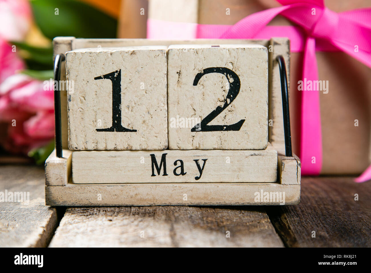 Concept de la fête des mères - fleurs, présent, calendrier Banque D'Images