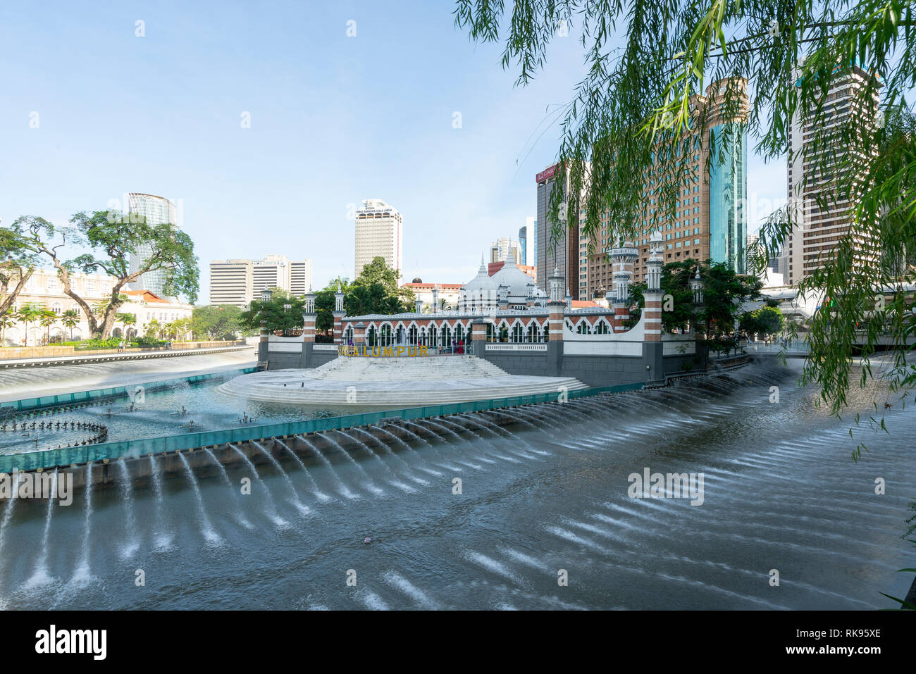 Kuala Lumpur, Malaisie. Janvier 2019. Une vue de la mosquée Masjid Jamek sur la rivière Chicago. Banque D'Images