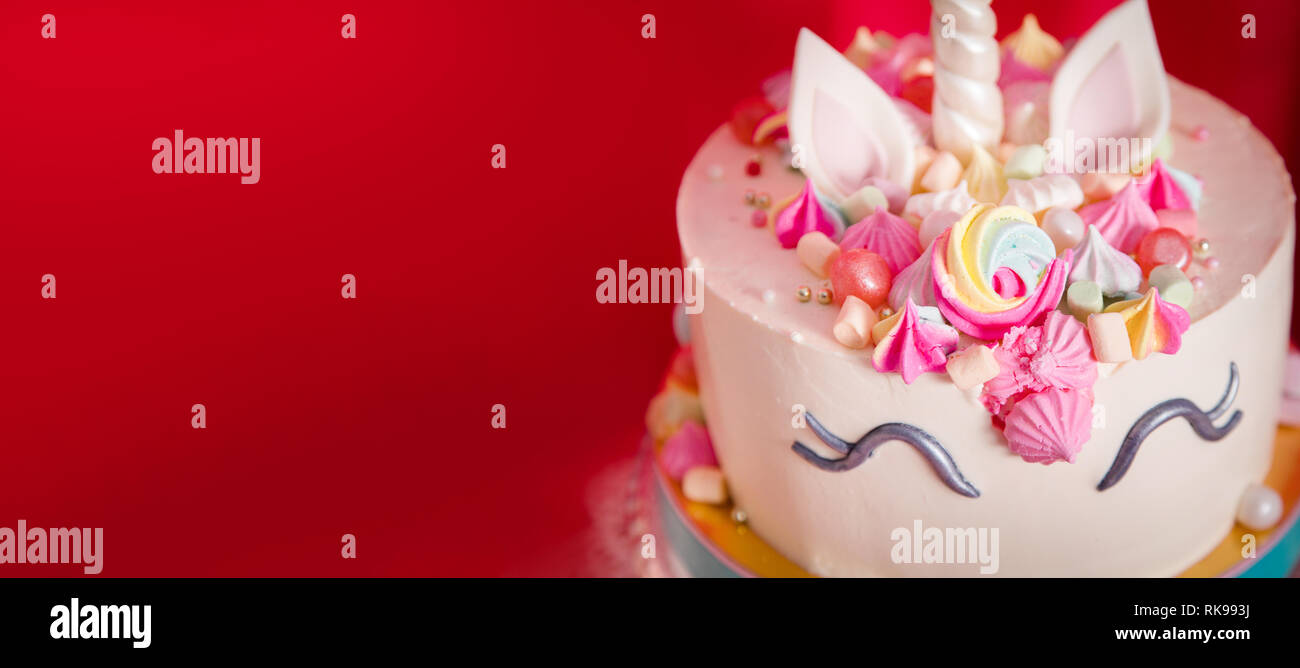 Sweet Table Et Gros Gateau Unicorn Pour Bebe Fille Premier Anniversaire Espace Libre Pour Le Texte Photo Stock Alamy Sweet Table Et Gros Gateau Unicorn Pour Bebe Fille Premier Anniversaire Espace Libre Pour Le Texte Photo Stock Alamy