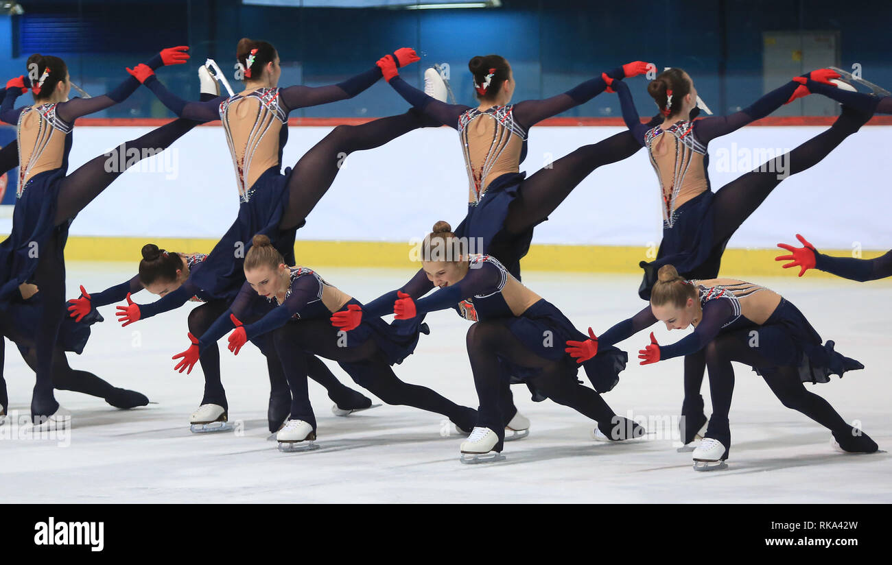 Zagreb, Croatie. Feb 9, 2019. L'équipe de patinage de glace de la Russie Tatarstan fonctionne à la compétition internationale de patinage synchronisé 15ème Trophée Flocons de Zagreb à Zagreb, Croatie, le 9 février 2019. Credit : Marko Prpic/Xinhua/Alamy Live News Banque D'Images