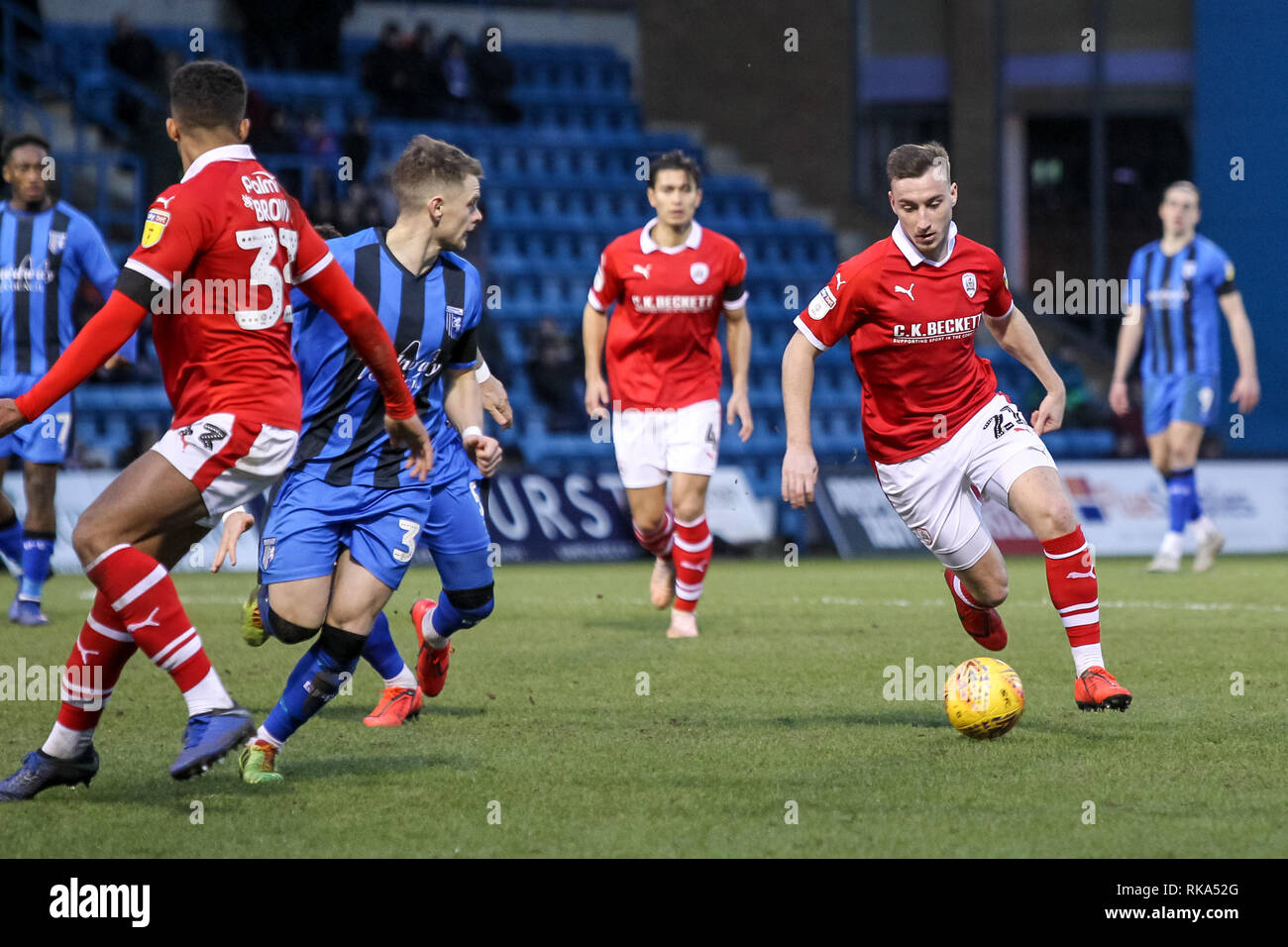 Gillingham, UK. 9 Feb 2019. Mike-Steven Bähre attaques de Barnsley au cours de l'EFL Sky Bet League 1 match entre Vevey et Barnsley au stade Ta1 1NF Taunton MEMS, Gillingham, Angleterre le 9 février 2019. Photo de Ken d'Étincelles. Usage éditorial uniquement, licence requise pour un usage commercial. Aucune utilisation de pari, de jeux ou d'un seul club/ligue/dvd publications. Credit : UK Sports Photos Ltd/Alamy Live News Banque D'Images