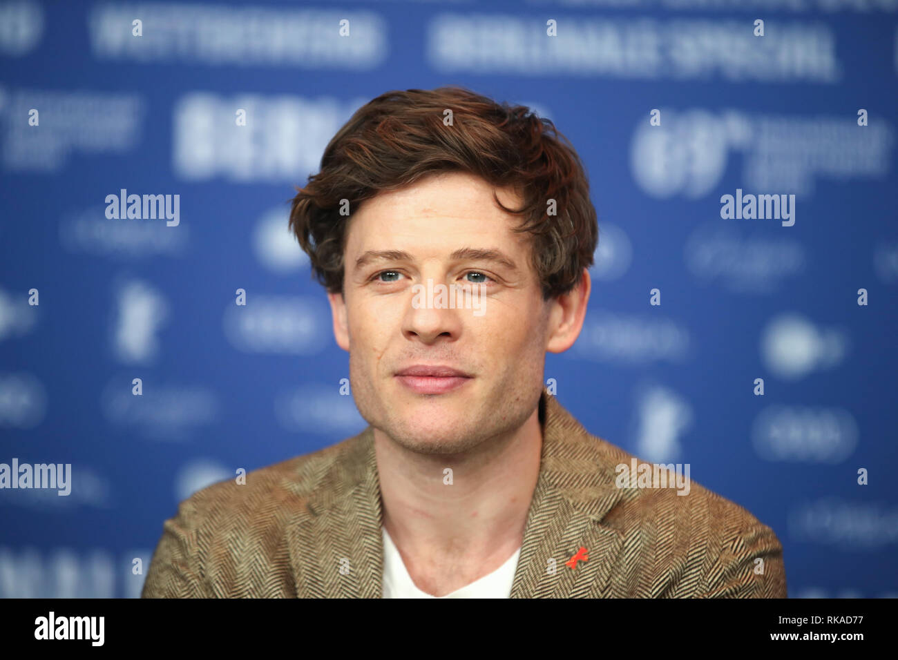 Berlin, Allemagne. 10 fév, 2019. 69e Berlinale : James Norton, acteur, au cours de la conférence de presse pour le film 'Mr. Jones'. La co-production de la Pologne, l'Ukraine, la Grande-Bretagne sera montré au Festival International du Film à la catégorie "compétition". Credit : Christoph Soeder/dpa/Alamy Live News Banque D'Images