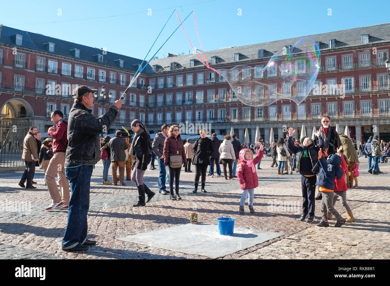 Artiste de rue, faire des bulles, de la Plaza Mayor, Madrid Banque D'Images