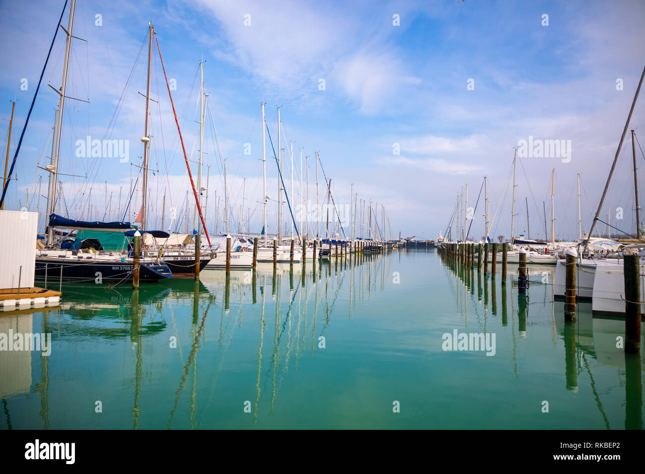 Rimini, Italie - 2.02.2018 : Privat Yachts et bateaux dans port de Rimini, Italie Banque D'Images