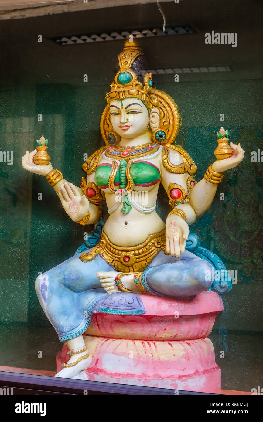 Statue de déesse à quatre branches au Sri Maha Mariamman Temple, Kuala Lumpur, Malaisie Banque D'Images