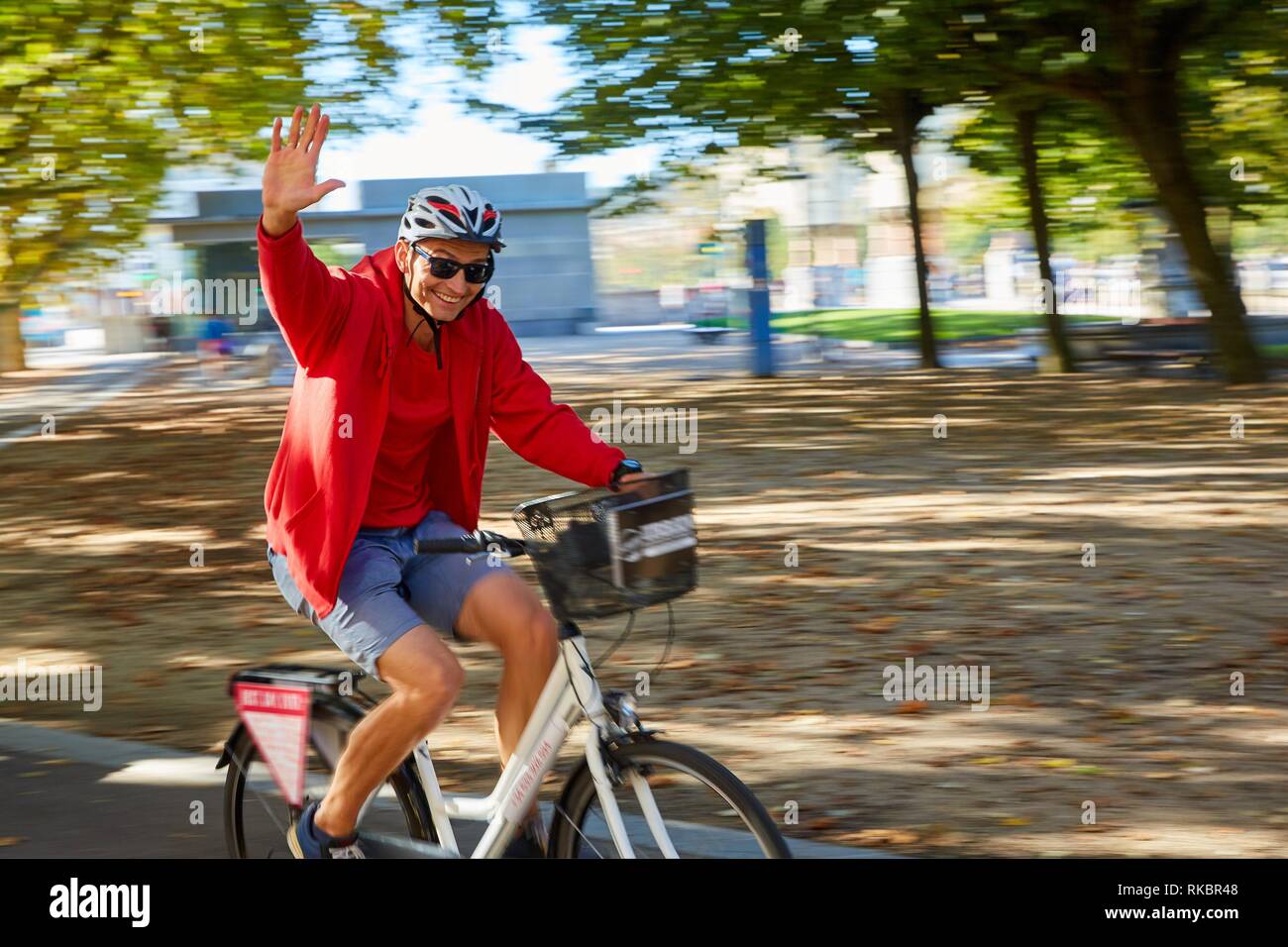 Ce guide un tour en vélo à travers la ville, Donostia, San Sebastian, Gipuzkoa, Pays Basque, Espagne, Europe Banque D'Images