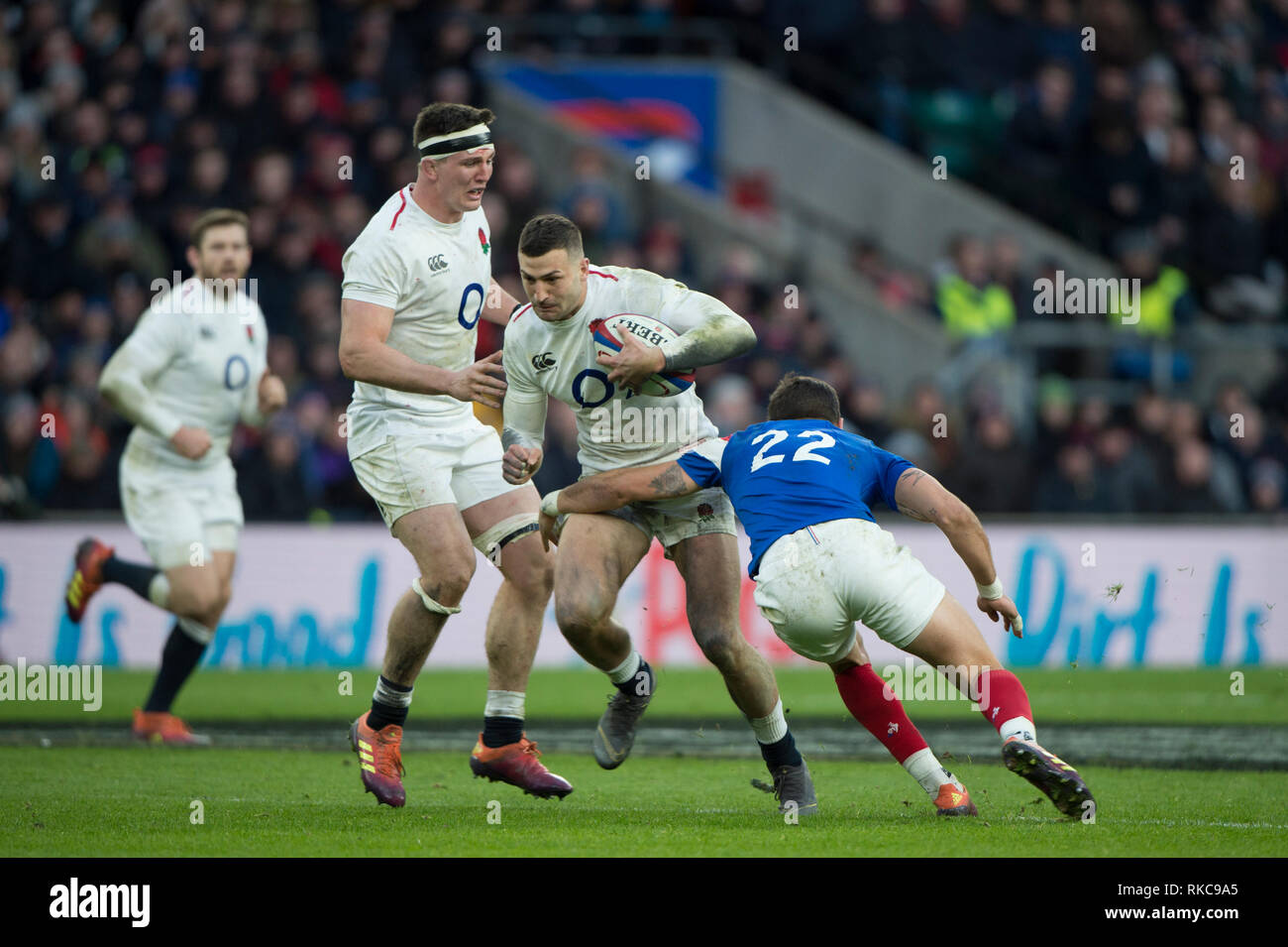 London, Royaume-Uni. 7 février, Jonny peut, brisant l'NTAMACK Ramain s'attaquer, au cours de l'Angleterre contre la France, Guinness 2019 match de rugby des Six Nations joué au Stade RFU, Twickenham, Angleterre, © PeterSPURRIER : Intersport Crédit Images : Peter SPURRIER/Alamy Live News Banque D'Images