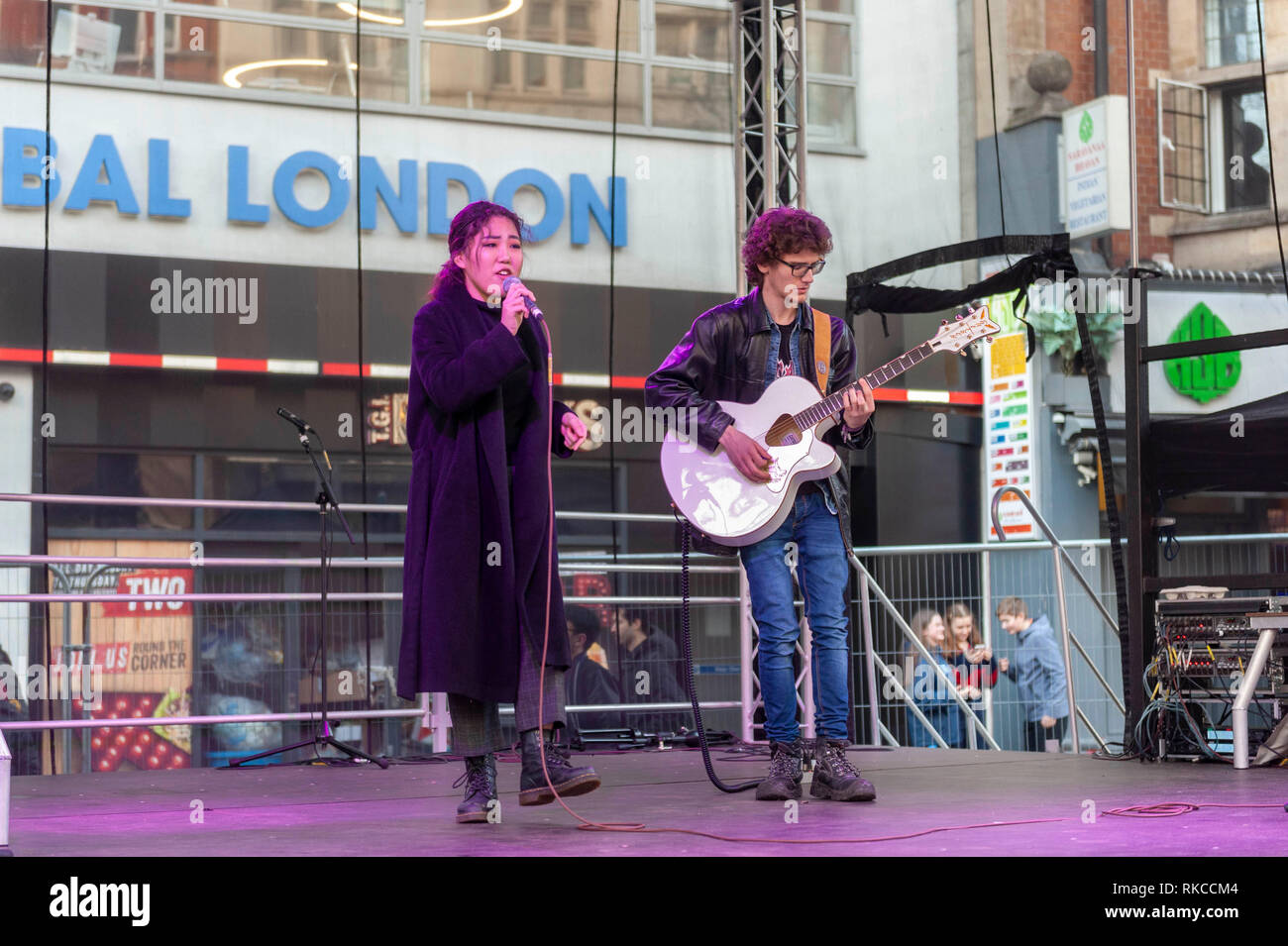 Londres, Royaume-Uni. 10 fév, 2019. La ligne décorative lampions Trafalgar Square à Londres, Angleterre, Royaume-Uni., pendant les célébrations du Nouvel An chinois. Crédit : Ian Laker/Alamy Live News. Banque D'Images