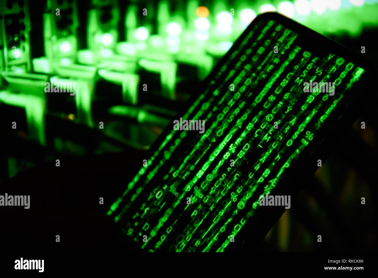 Code de matrice est vu sur un téléphone mobile Android. Banque D'Images