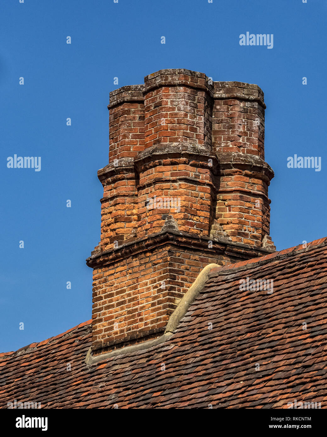 NORWICH, NORFOLK, Royaume-Uni - 13 JUIN 2018 : cheminée de cheminée sur le Friary médiéval dans le centre de Norwich maintenant utilisé par l'Université des Arts de Norwich Banque D'Images