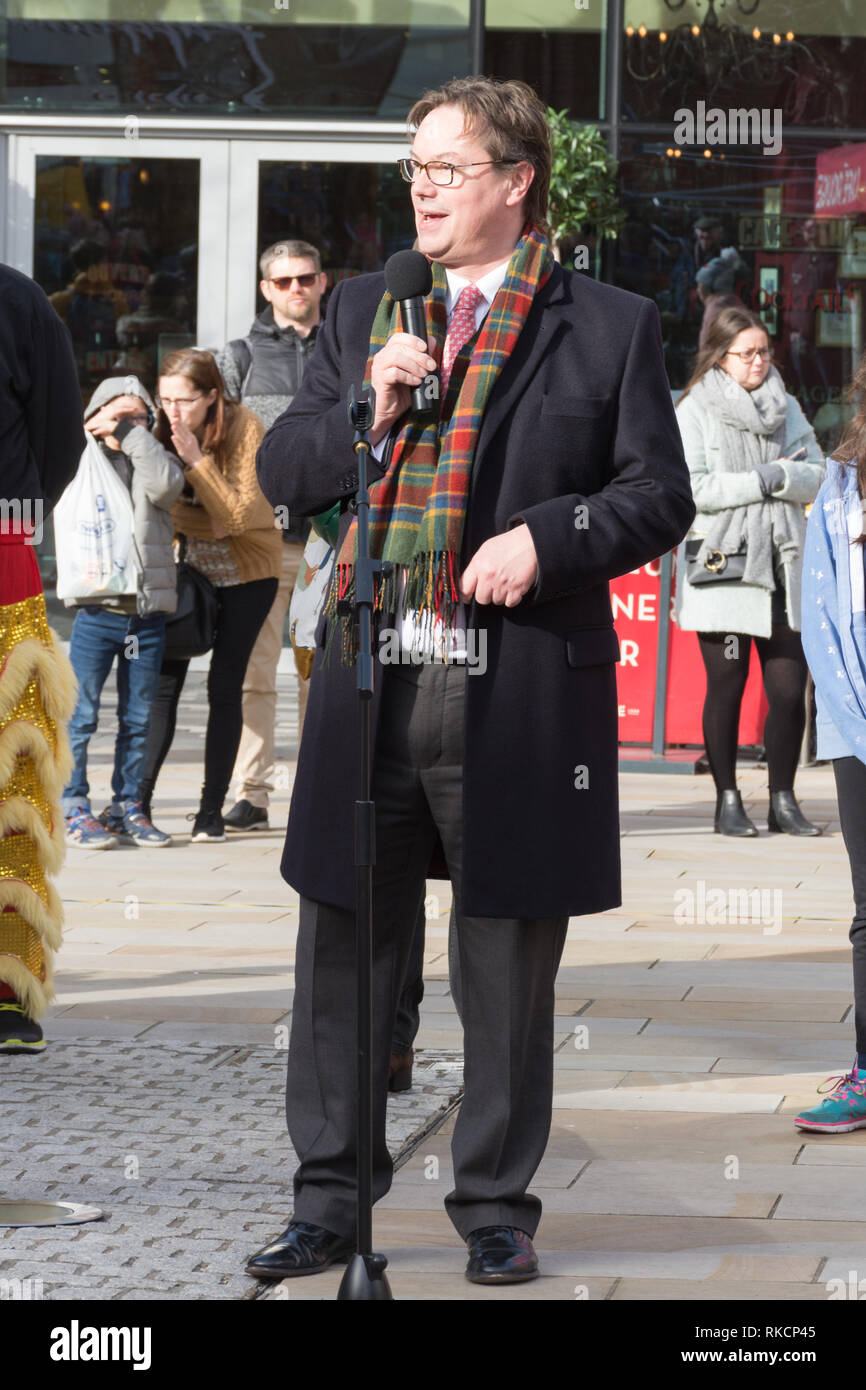 Woking député conservateur MP Jonathan Seigneur donnant un discours à l'Woking le Nouvel An chinois 2019 Célébrations Banque D'Images