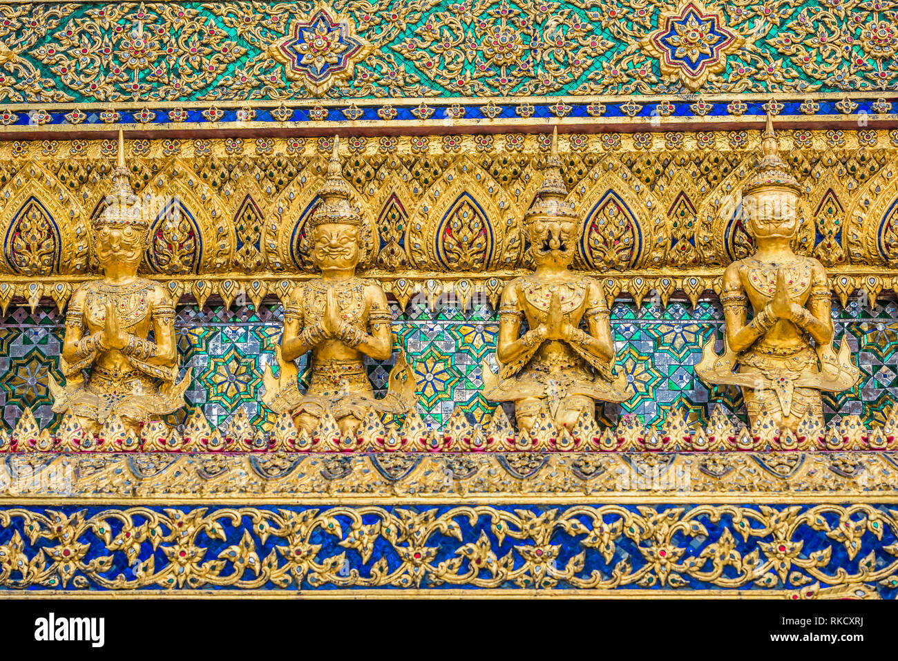 Murs décorés grand Palais Phra Mondop Bangkok Thaïlande Banque D'Images