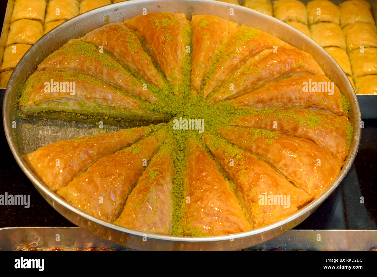 Assiette de baklava turc à Istanbul. Banque D'Images