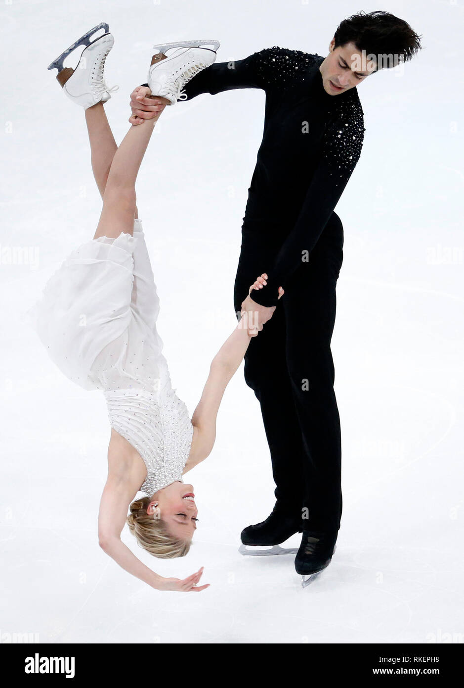 Anaheim, États-Unis. 10 fév, 2019. Kaitlyn Weaver (L) et Andrew Poje du Canada effectuer dans la danse libre danse sur glace au cours de l'ISU Four Continents Figure Skating Championship à Anaheim, États-Unis, 10 février 2019. Credit : Zhao Hanrong/Xinhua/Alamy Live News Banque D'Images