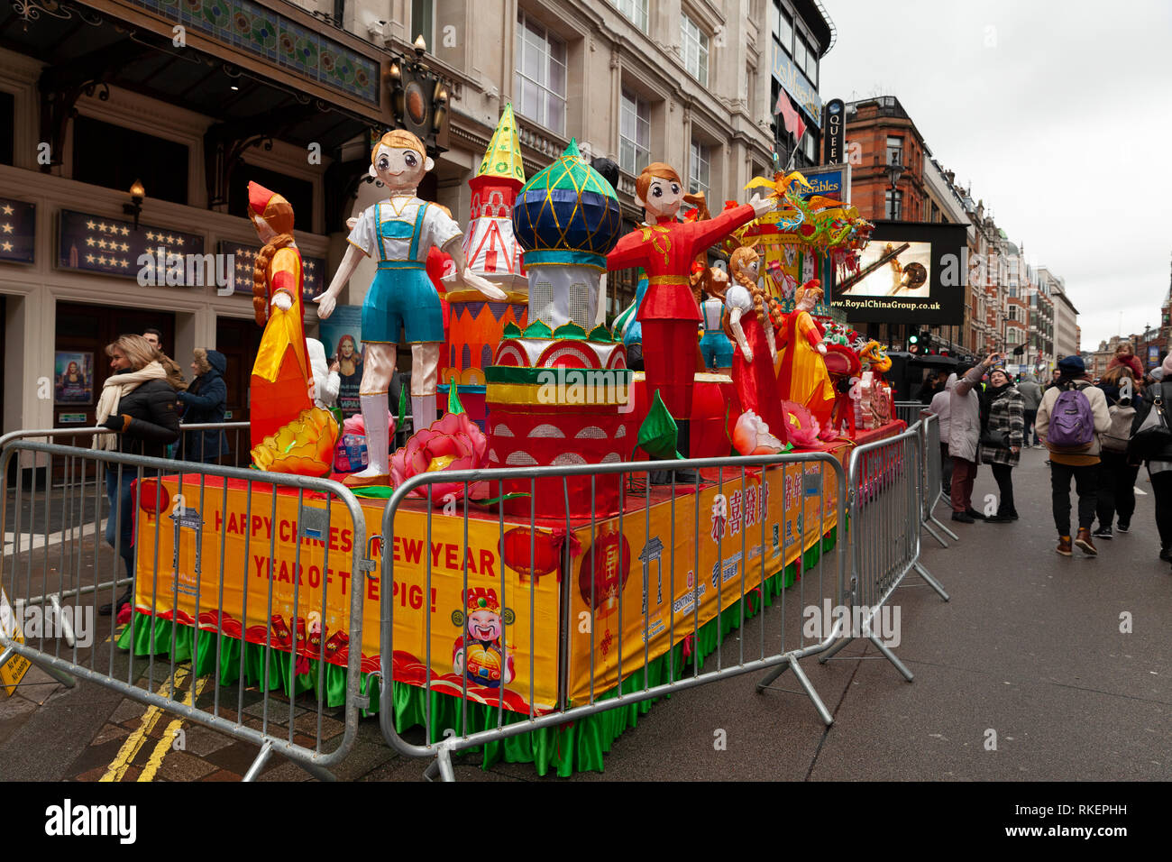 Londres, Royaume-Uni, 10 février 2019. Vu tabloïd colorés au cours de célébration du Nouvel an chinois à China Town, Soho, Londres, Royaume-Uni. .Crédit : Harishkumar Shah/Alamy Live News Banque D'Images