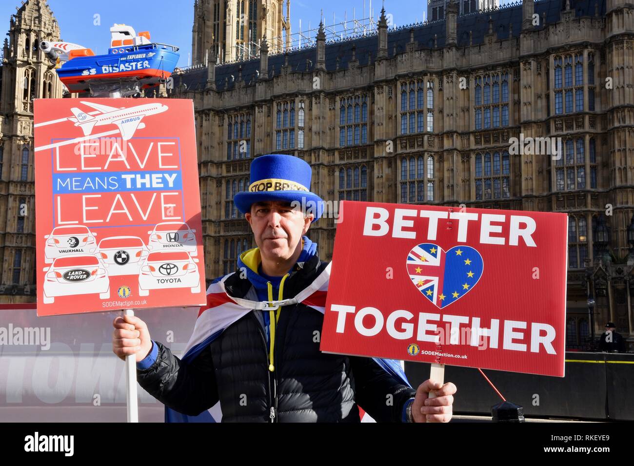 Londres, Royaume-Uni. Feb 11, 2019. Steve Bray, protestation anti Brexit,chambres du Parlement de Westminster, London,UK.Crédit : michael melia/Alamy Live News Banque D'Images