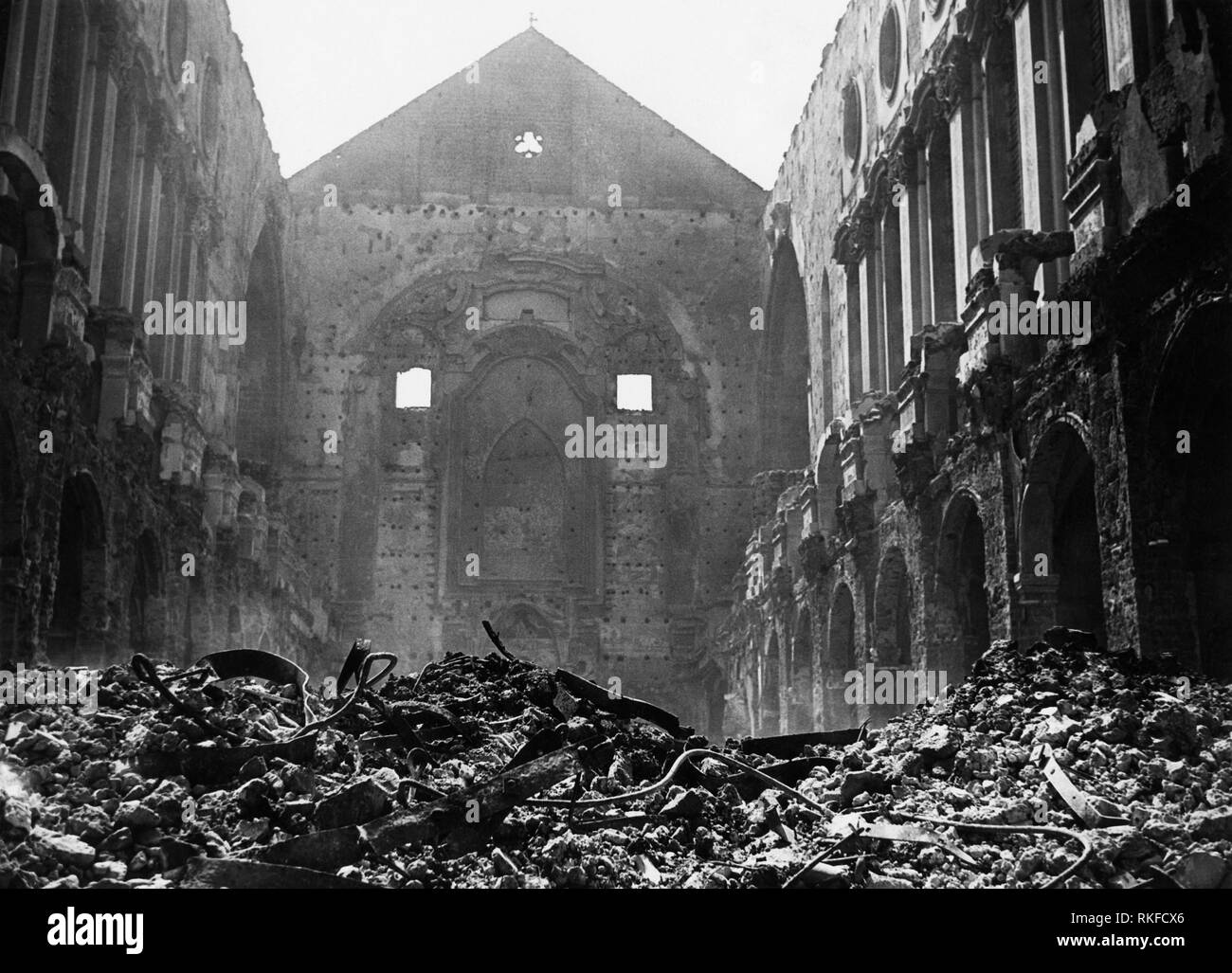 Basilique de Santa Clara détruite par les bombardements, Naples, Campanie, Italie 1943 Banque D'Images