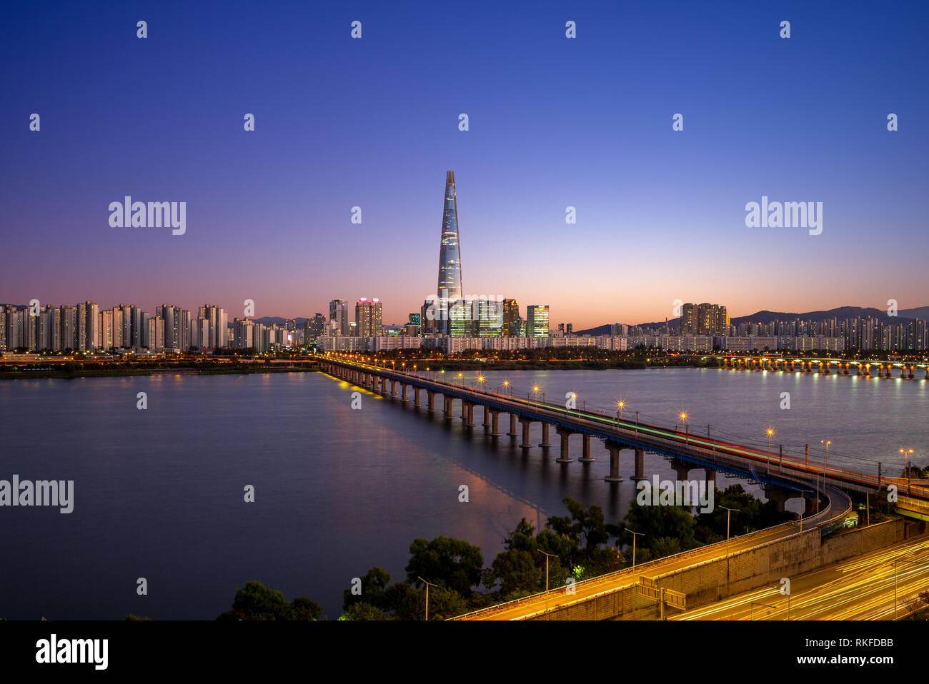 Skyline de Séoul par Han River en Corée du Sud Banque D'Images