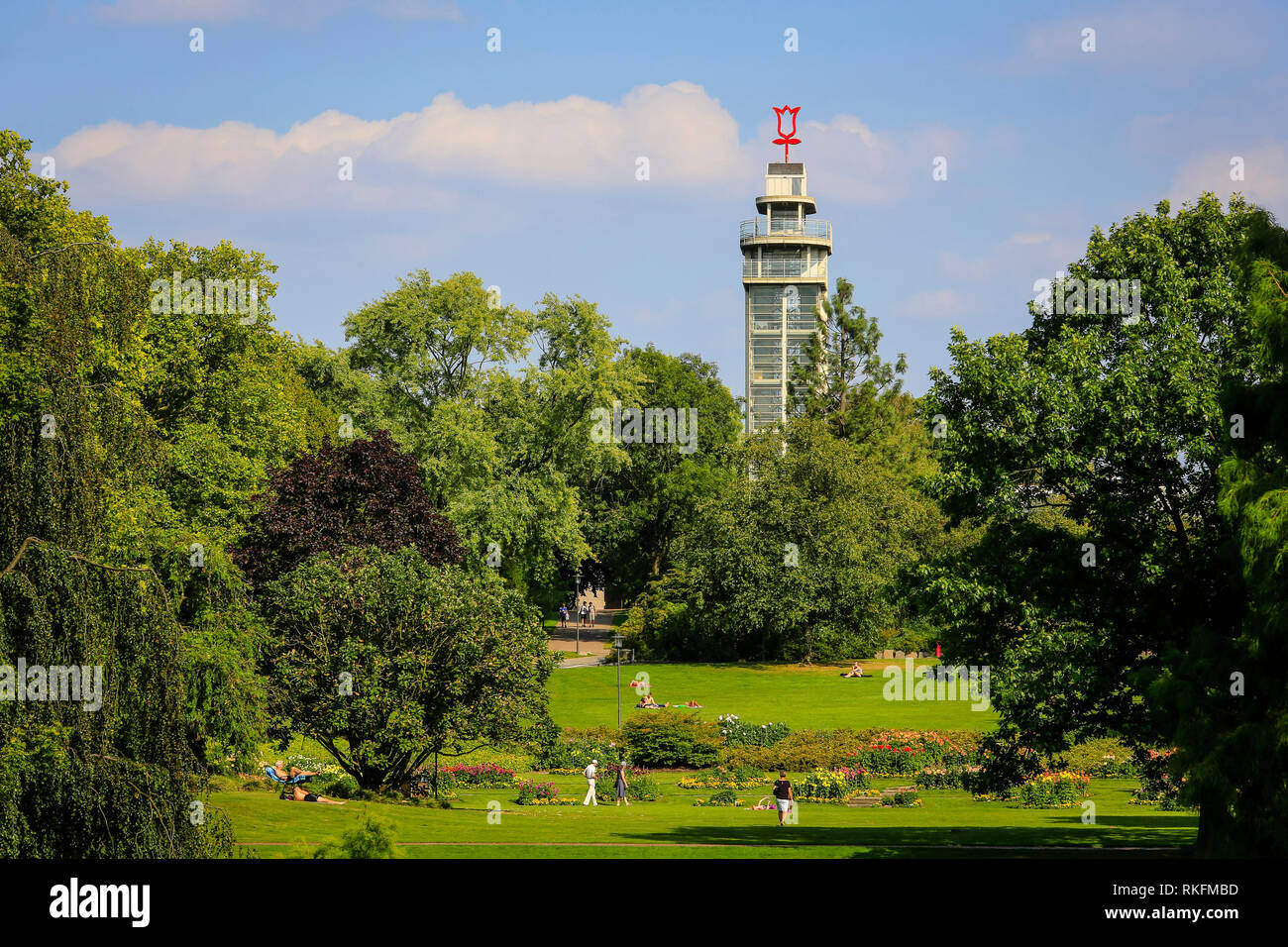 Essen, Rhénanie du Nord-Westphalie, région de la Ruhr, Allemagne, parc Grugapark, domaine de l'Horticole Fédérale 1965 montrent le paysage du parc, avec vue sur la G Banque D'Images