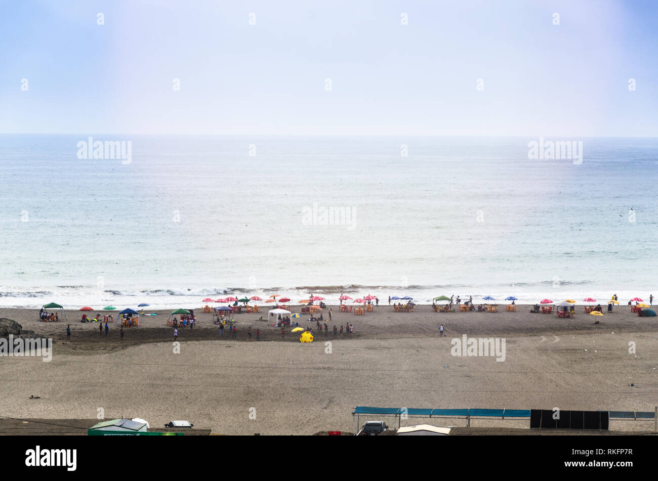 Arrière-plan de la plage et la mer trouble vagues, filtre vintage Banque D'Images