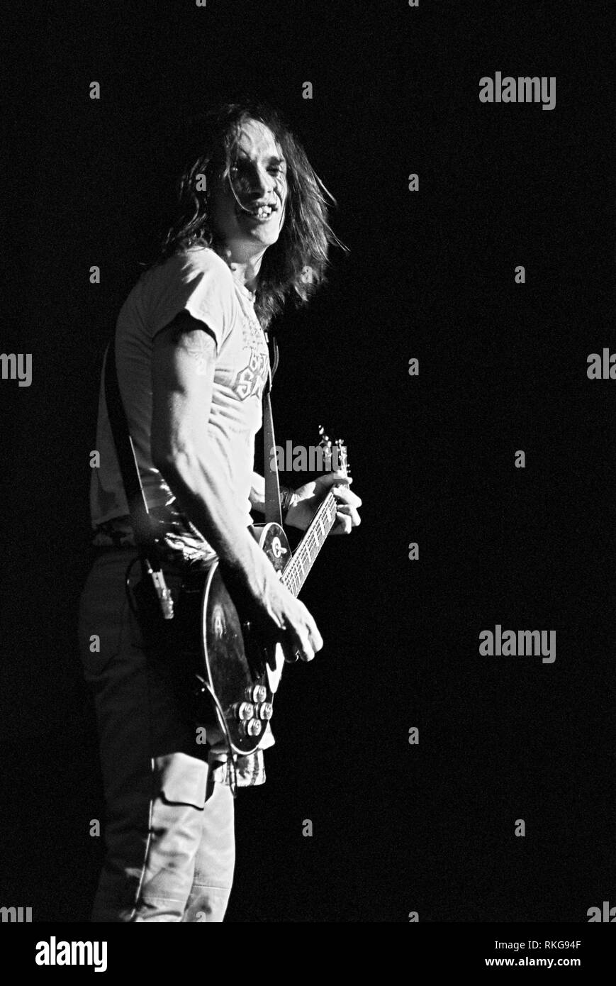 Justin Hawkins singer dans l'obscurité d'effectuer à la brixton academy , 27 février 2003, Brixton, Londres, Angleterre. Banque D'Images