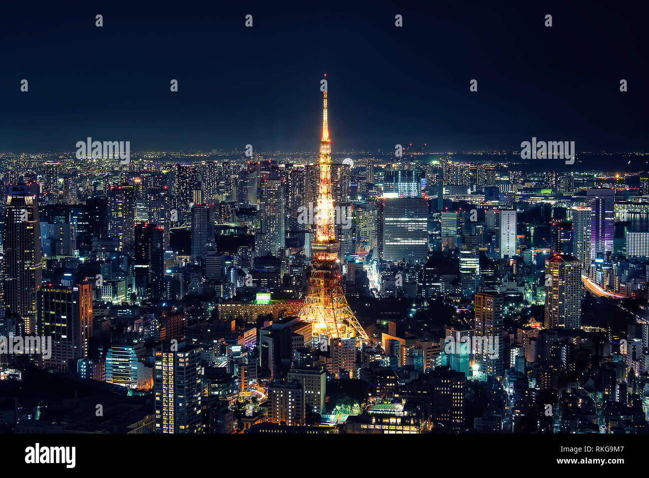 La Tour de Tokyo illuminée par nuit à Tokyo Banque D'Images
