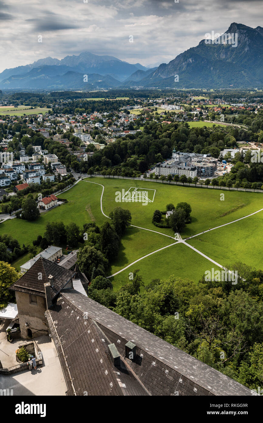 Vue depuis la forteresse de Hohensalzburg (Château) vers les montagnes, Salzbourg, Autriche Banque D'Images