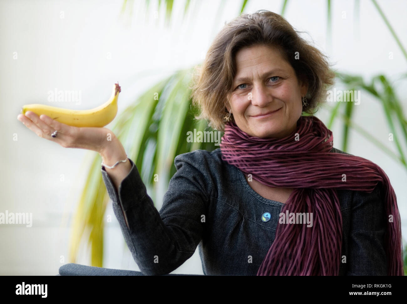 Harriet Lamb photographié pour l'indépendance lorsqu'elle a été le PDG de Fairtrade à ses bureaux de Londres. 2008 Wikipedia : Harriet Lamb, CBE (né le 3 juin 1961) est le chef de la direction de l'organisation de consolidation de International Alert, un rôle qu'elle a pris en novembre 2015.[2] Elle a été directrice exécutive de la Fairtrade Foundation du Royaume-Uni à partir de 2001-2012. Auparavant, elle a été l'un des principaux militant pour un commerce équitable. En septembre 2012, elle devient Directeur Général de la global normes, certification et développement, organisation de producteurs internationaux Fairtrade Banque D'Images