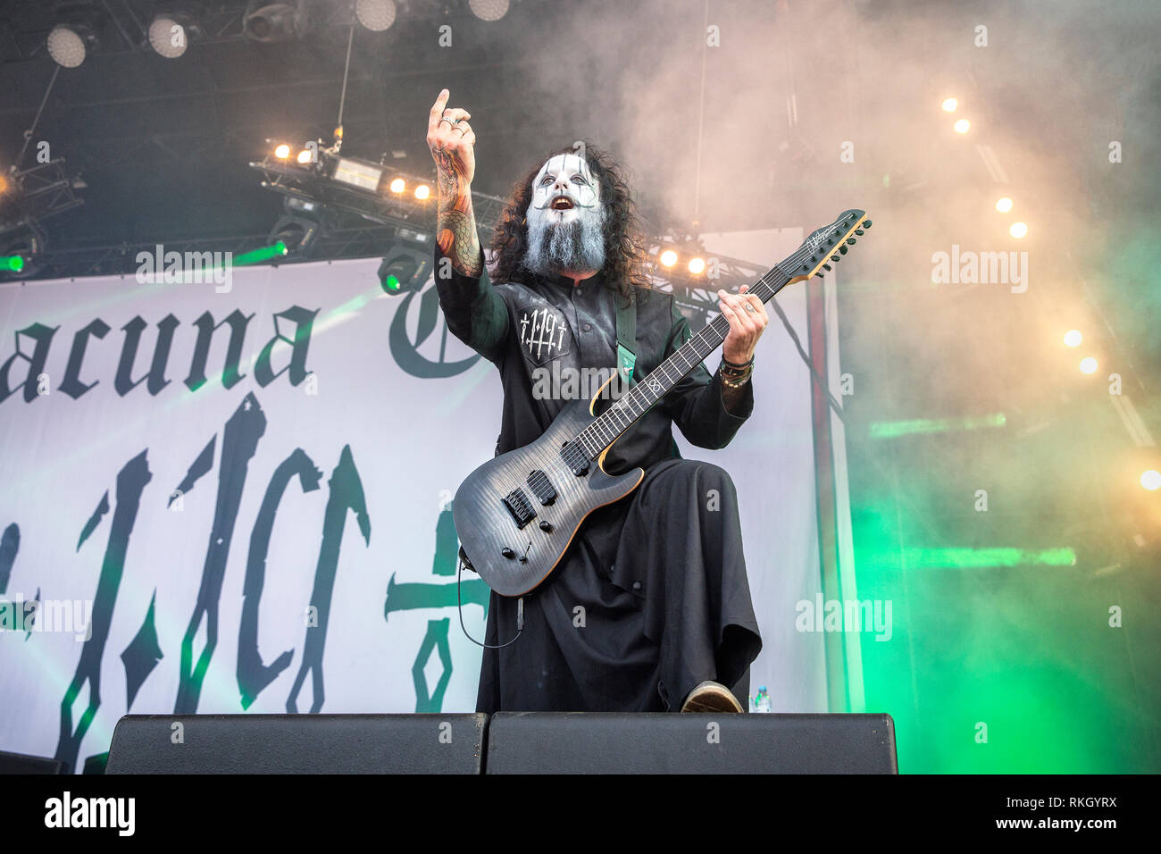 La Suède, Solvesborg - 8 juin 2018. Matal gothique italien Lacuna Coil bande effectue un concert live au cours de la fête de la musique suédoise Sweden Rock Festival 2018. Ici le guitariste Diego Cavalotti est vu sur scène. (Photo crédit : Gonzales Photo - Terje Dokken). Banque D'Images