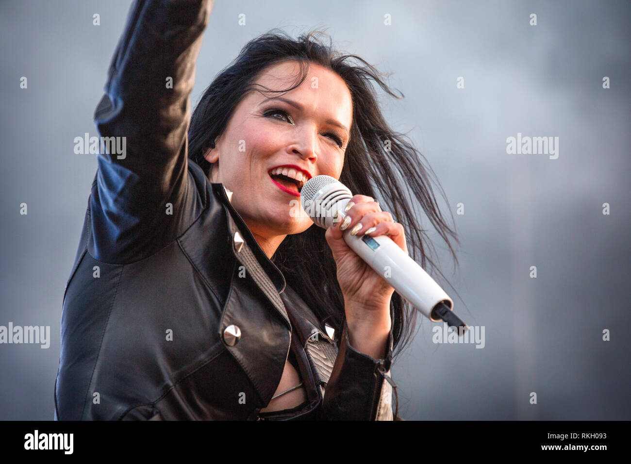 La Suède, Solvesborg - June 09, 2018. Le groupe de metal symphonique finlandais Tarja La chanteuse effectue un concert live au cours de la fête de la musique suédoise Sweden Rock Festival 2018. (Photo crédit : Gonzales Photo - Terje Dokken). Banque D'Images