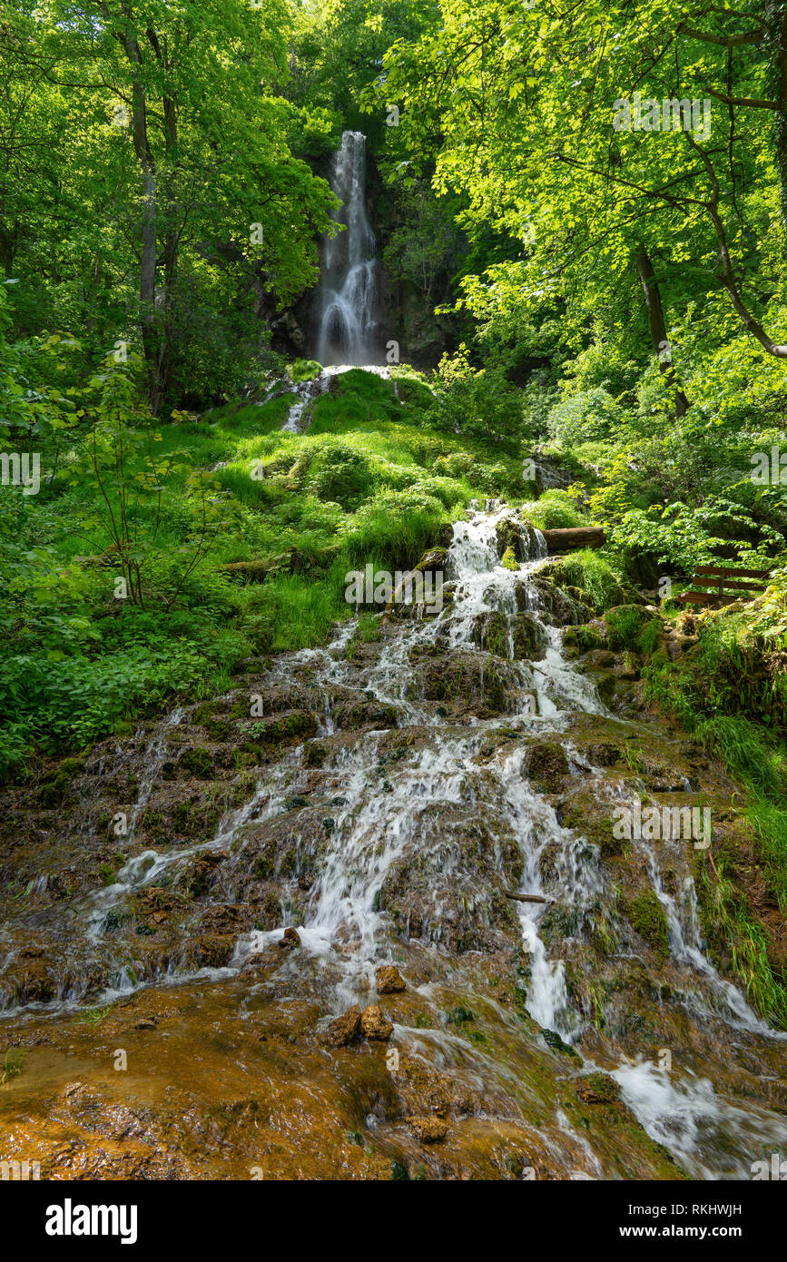 Vue frontale de l'Urach, cascade, Allemagne Banque D'Images