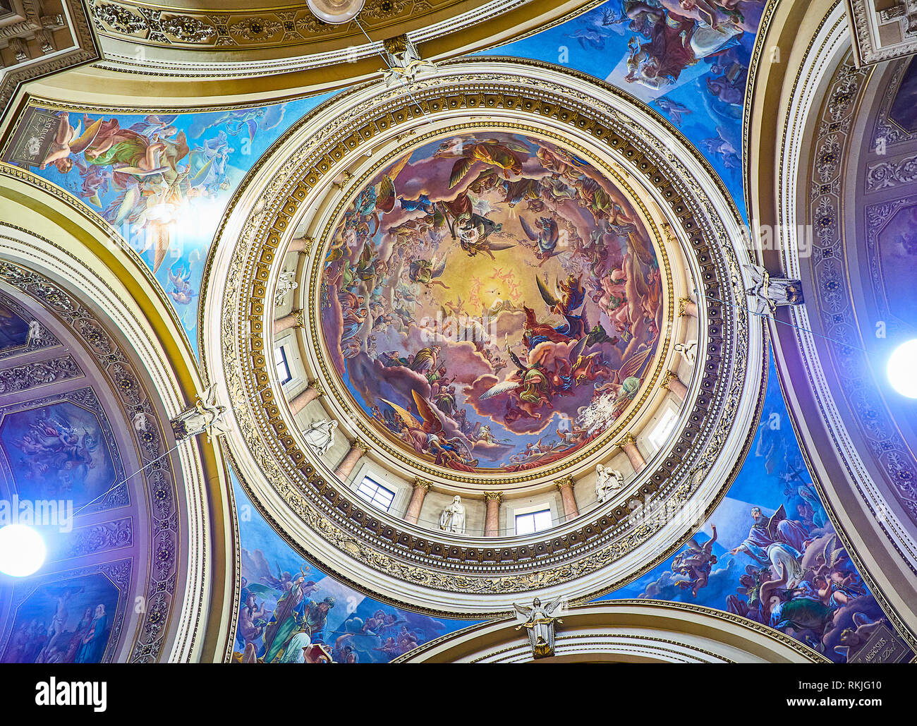 Bergame, Italie - le 4 janvier 2019. Dôme de la Chiesa Prepositurale di Santa Maria Immacolata delle Grazie église. Bergame, Lombardie, Italie. Banque D'Images