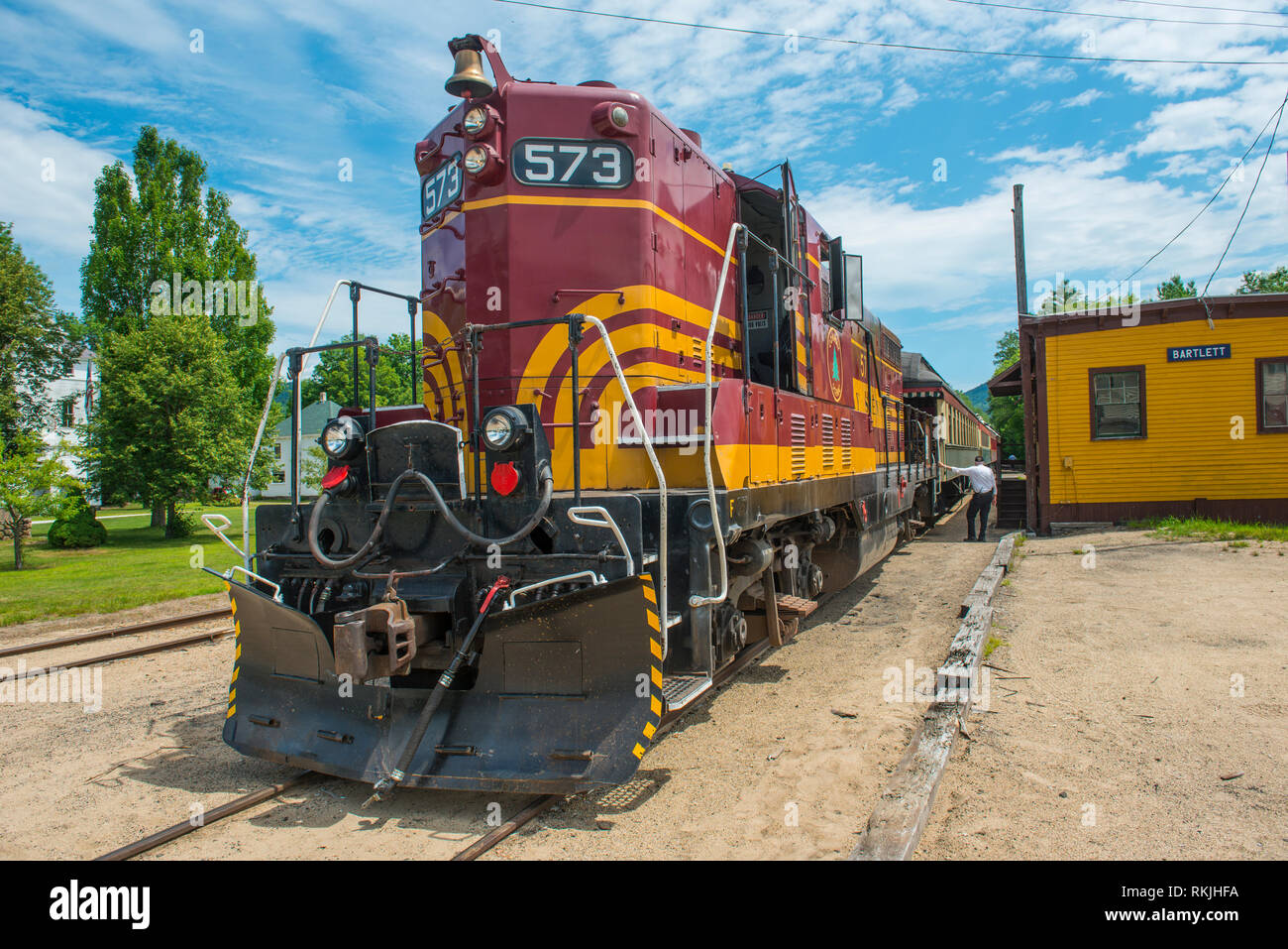 Conway Scenic Railroad EMD GP7 n°573 en Station dans la ville de Bartlett Bartlett, New Hampshire, USA. Banque D'Images