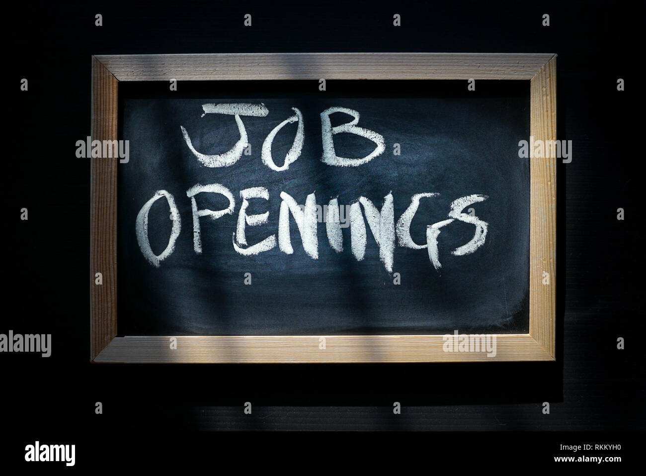 Offres d'emploi écrit avec la craie sur tableau noir Banque D'Images